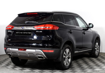 Подержанный автомобиль Geely Atlas 2019 года (4 фото)