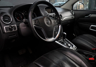 Подержанный автомобиль Opel Antara 2013 года (11 фото)