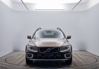 Подержанный автомобиль Volvo XC70 2012 года (8 фото)
