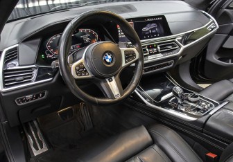 Подержанный автомобиль BMW X7 2019 года (18 фото)