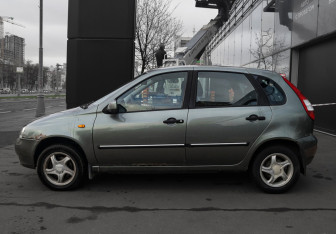 Подержанный автомобиль LADA (ВАЗ) Kalina Hatchback 2011 года (8 фото)