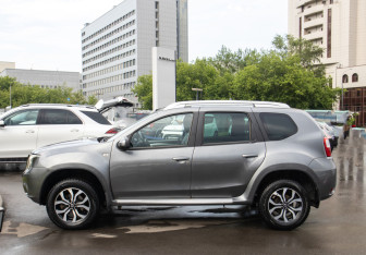 Подержанный автомобиль Nissan Terrano 2015 года (6 фото)