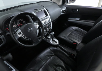 Подержанный автомобиль Nissan X-Trail 2011 года (7 фото)