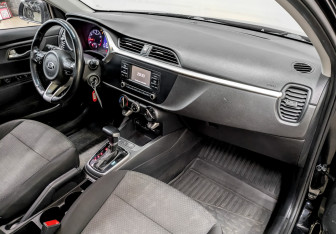 Подержанный автомобиль Kia Rio Hatchback 2021 года (11 фото)