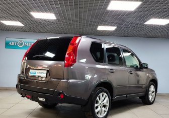 Подержанный автомобиль Nissan X-Trail 2007 года (5 фото)