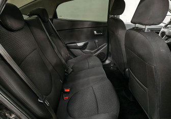 Подержанный автомобиль Kia Rio Sedan 2012 года (12 фото)