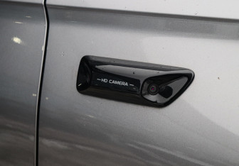 Подержанный автомобиль Geely Monjaro 2025 года (37 фото)