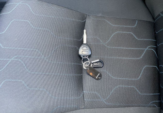 Подержанный автомобиль Toyota Auris Hatchback 2010 года (15 фото)