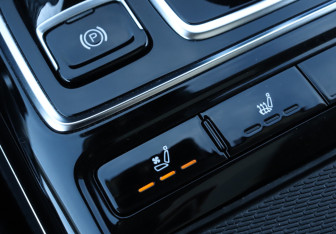 Подержанный автомобиль Hongqi HS5 2024 года (16 фото)