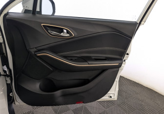 Подержанный автомобиль Москвич 3е 2023 года (24 фото)