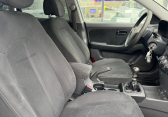 Подержанный автомобиль Hyundai Elantra Sedan 2008 года (10 фото)