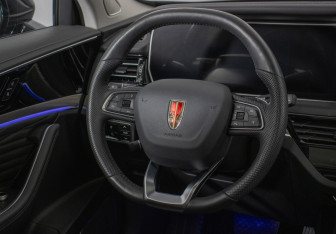 Подержанный автомобиль Hongqi HS5 2024 года (15 фото)