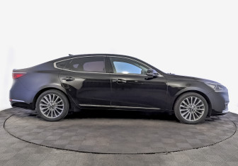 Подержанный автомобиль Kia K7 2019 года (4 фото)