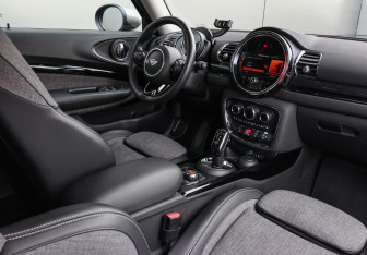 Подержанный автомобиль MINI Clubman Wagon 2021 года (10 фото)