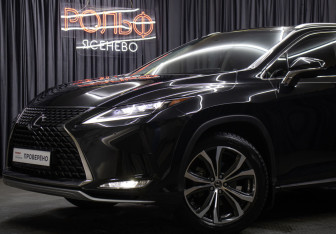 Подержанный автомобиль Lexus RX 2020 года (24 фото)