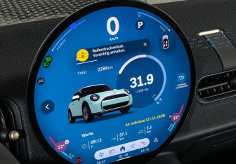 Подержанный автомобиль MINI Hatch 2025 года (11 фото)