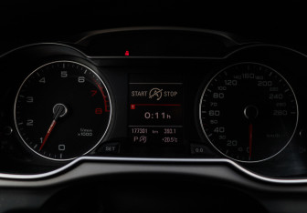 Подержанный автомобиль Audi A4 Sedan 2012 года (20 фото)