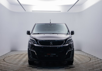 Подержанный автомобиль Peugeot Traveller 2018 года (2 фото)