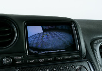 Подержанный автомобиль Nissan GT-R 2011 года (17 фото)