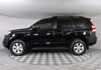 Подержанный автомобиль Toyota Land Cruiser Prado 2016 года (8 фото)