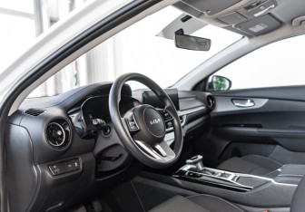 Новый Kia K3 Sedan 2024 (10 фото)