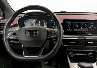 Подержанный автомобиль Geely Coolray 2023 года (20 фото)