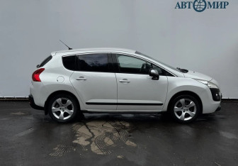 Подержанный автомобиль Peugeot 3008 2011 года (4 фото)