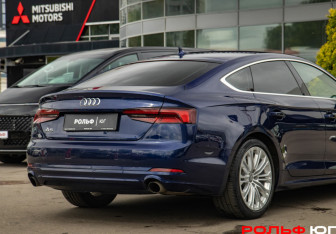 Подержанный автомобиль Audi A5 Liftback 2019 года (19 фото)