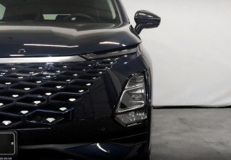 Подержанный автомобиль Omoda C5 2023 года (17 фото)