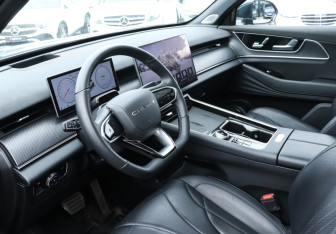 Подержанный автомобиль Chery Tiggo 9 2024 года (13 фото)