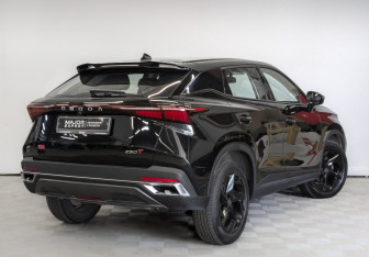 Подержанный автомобиль Omoda C5 2023 года (5 фото)