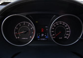 Подержанный автомобиль Mitsubishi Outlander 2011 года (11 фото)