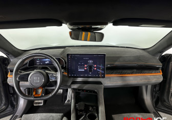 Подержанный автомобиль Zeekr 001 2023 года (12 фото)