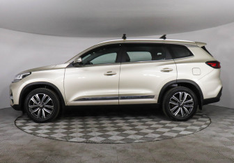 Подержанный автомобиль Chery Tiggo 8 2020 года (8 фото)