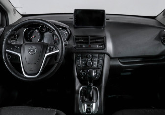 Подержанный автомобиль Opel Meriva 2013 года (12 фото)