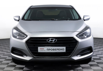 Подержанный автомобиль Hyundai i40 Sedan 2016 года (2 фото)