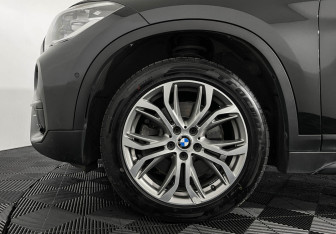 Подержанный автомобиль BMW X1 2017 года (6 фото)