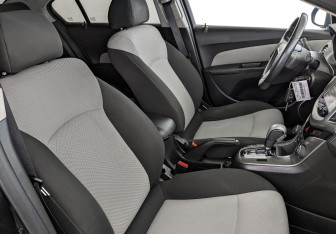 Подержанный автомобиль Chevrolet Cruze Sedan 2014 года (24 фото)