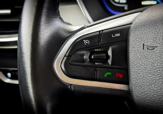 Подержанный автомобиль Geely Coolray 2022 года (28 фото)