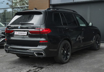 Подержанный автомобиль BMW X7 2019 года (5 фото)