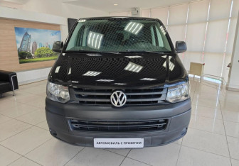 Подержанный автомобиль Volkswagen Caravelle 2014 года (2 фото)