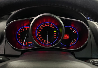 Подержанный автомобиль Mazda CX-7 2011 года (11 фото)