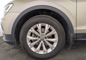 Подержанный автомобиль Volkswagen Tiguan 2019 года (12 фото)