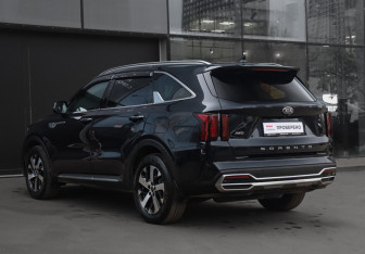 Подержанный автомобиль Kia Sorento 2021 года (7 фото)