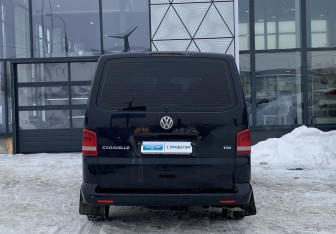 Подержанный автомобиль Volkswagen Caravelle 2012 года (6 фото)