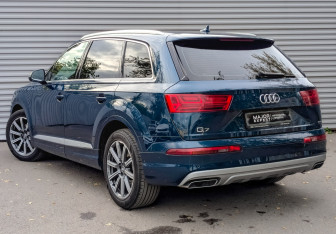 Подержанный автомобиль Audi Q7 2019 года (7 фото)