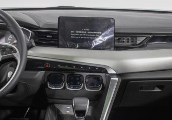 Подержанный автомобиль BAIC X35 2023 года (14 фото)