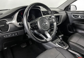 Подержанный автомобиль Kia Rio Sedan 2021 года (13 фото)