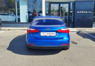 Подержанный автомобиль Kia Cerato Sedan 2013 года (6 фото)