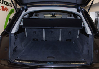 Подержанный автомобиль Audi Q7 2016 года (36 фото)